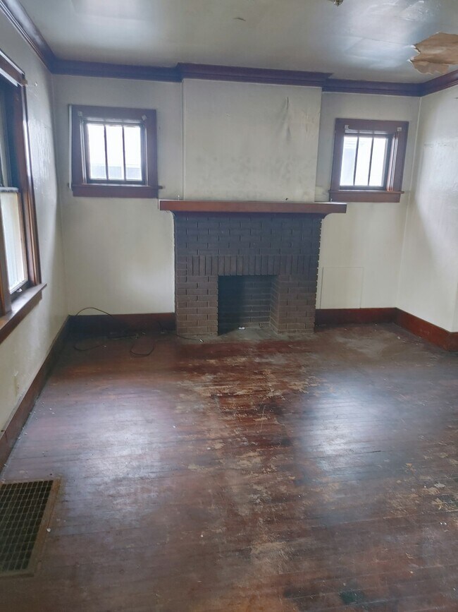 Building Photo - 1315 W John H Gwynn Jr Ave