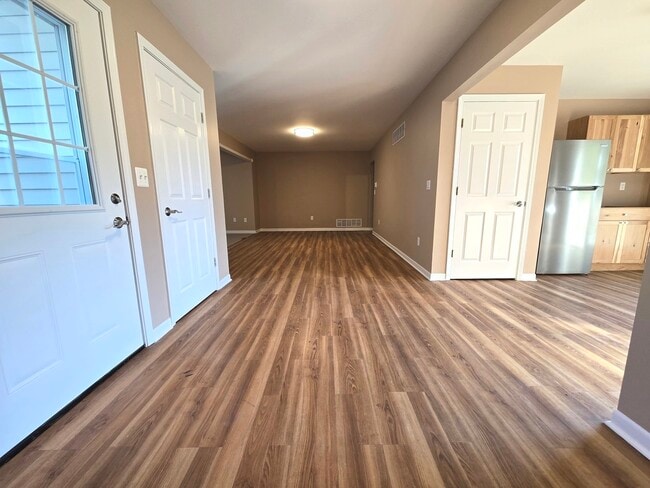 Building Photo - 1417 Bayview Ln