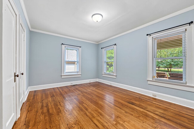 Building Photo - 152 Erie Ave