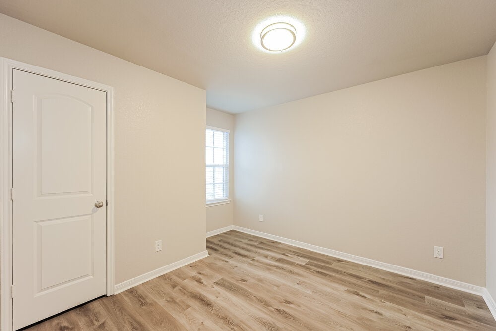 Building Photo - 6427 Woodcliff Bnd