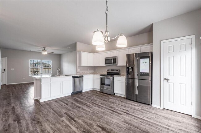 Building Photo - 6601 SW Chestnut Hill Rd