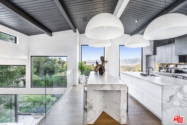 Building Photo - 7317 Caverna Dr