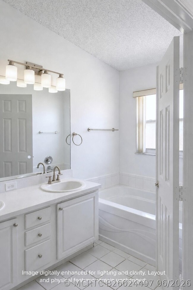 Building Photo - 703 Crosswinds Dr