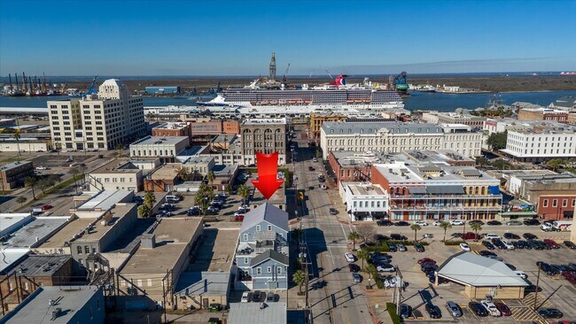 Building Photo - 2401 Market St