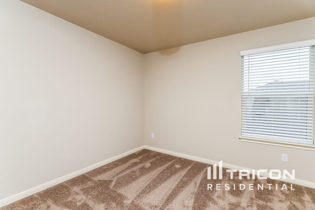 Building Photo - 5824 Zoey Wy