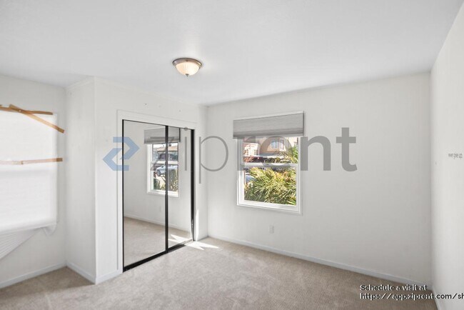 Building Photo - 431 42nd St