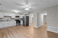 Building Photo - Updated Townhome in Virginia Beach