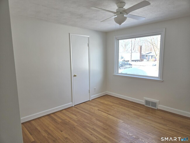 Building Photo - 86 Clinton St