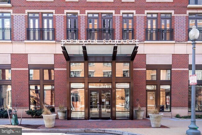 Building Photo - 1390 Kenyon St NW
