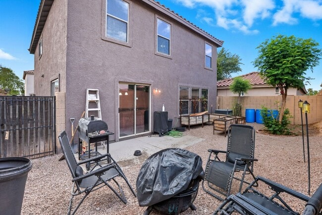 Building Photo - Beautiful 2-Story Home with Modern Upgrade...