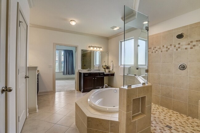 Building Photo - Beautiful 5-bedroom rental home in the hig...