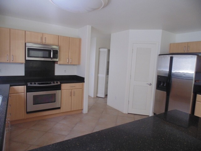 Building Photo - 4 Bedroom / 3 Bath House in The Islands Ga...