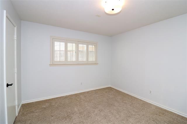 Building Photo - 7610 Meadow Oaks Dr