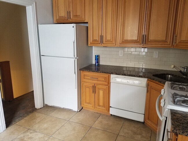 Building Photo - 350 S 15th St