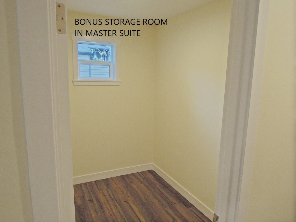 primary suite walk-in closet - 321 3rd Pl NW
