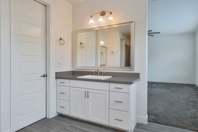 Building Photo - Luxury 5 Bedroom Home in Serrano – Spaciou...