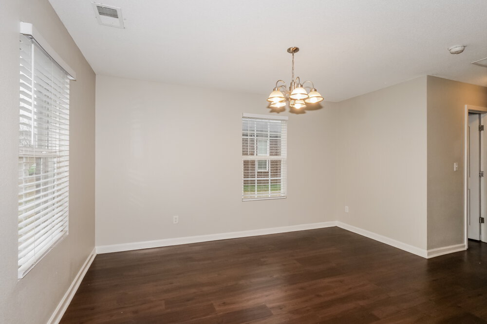 Building Photo - 9999 Chariden Dr