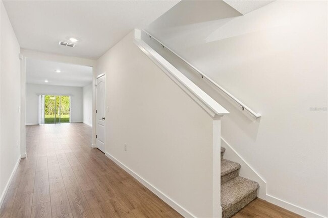 Building Photo - 2113 Walnut Crk Dr