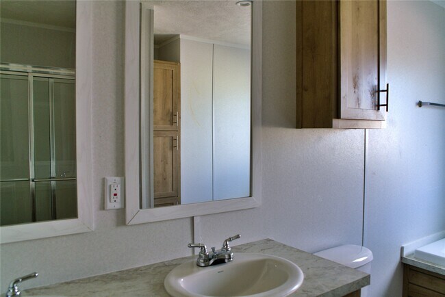 Building Photo - 5323 Green Ln