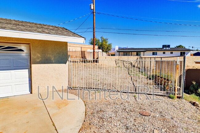 Building Photo - 2771 Typhoon Ln