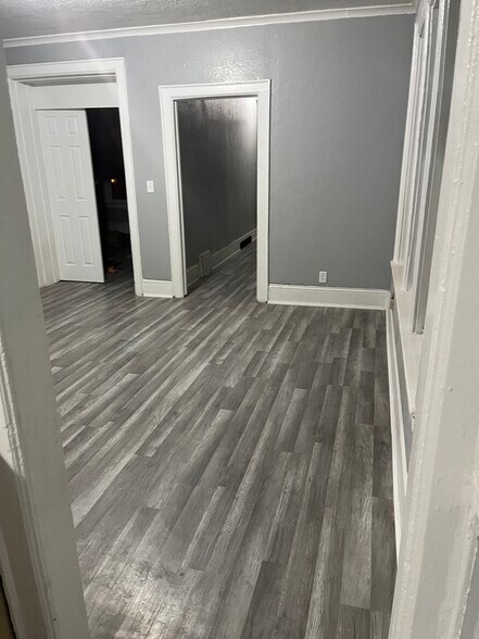 Primary Photo - 1829 W Wright St