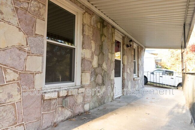 Building Photo - 1123 John Ross Rd