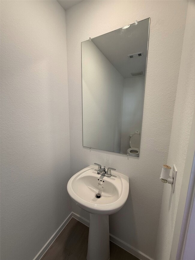 Building Photo - 25670 Roy Rogers Rd