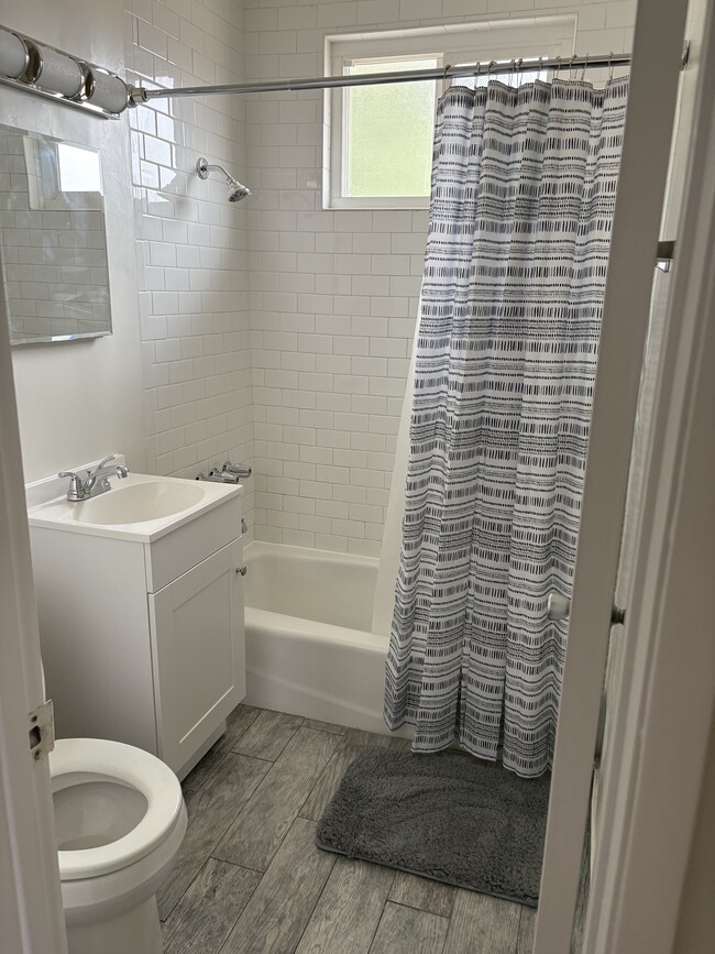 Bathroom - 6549 Johnson Ave