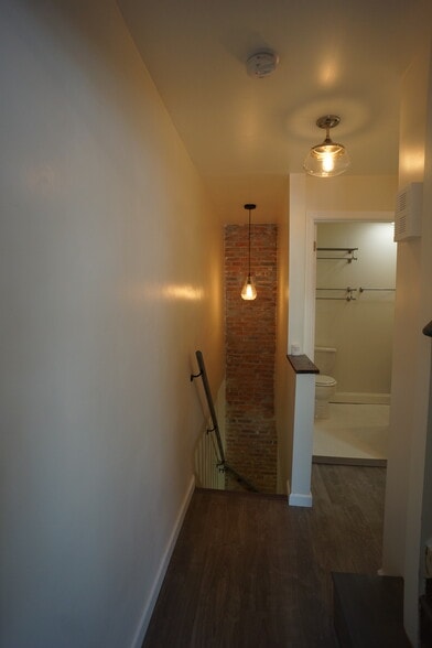 Building Photo - 907 Lemmon St