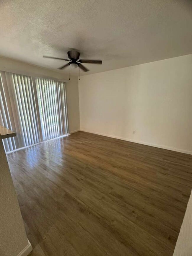 Building Photo - Ready to Move in... Do not miss this house !!!!