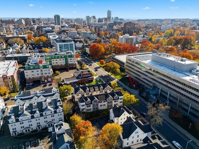 Building Photo - 1707 Summer St