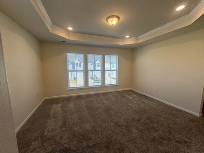 Building Photo - Exchange at 401