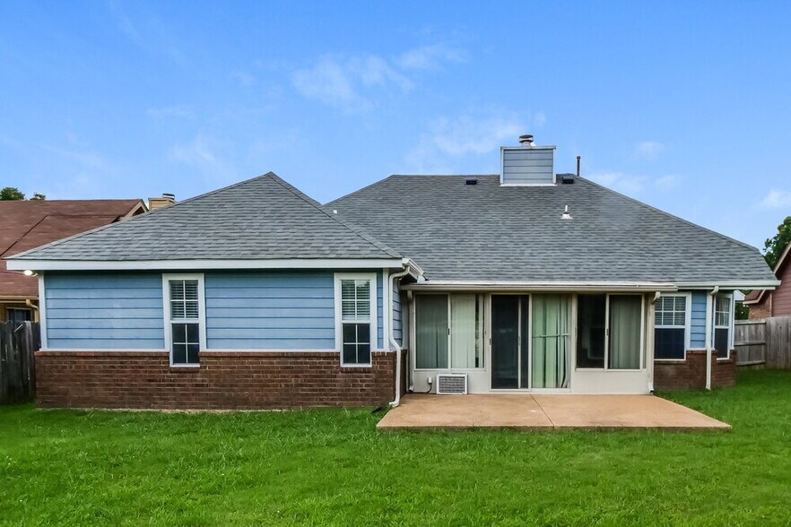 Building Photo - 6643 Collins Way Dr