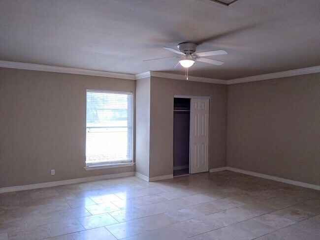 Building Photo - *COMING SOON* Exquisite Estate Living in Prestigious Hollywood Park With Outdoor Kitchen!
