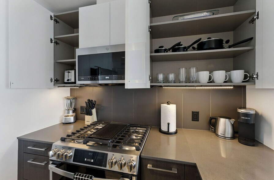 Building Photo - 399 Fremont St