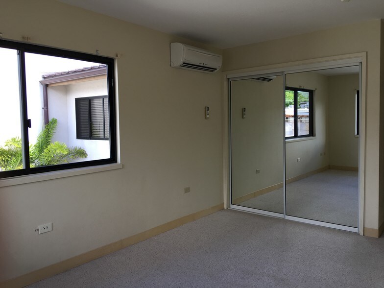 Building Photo - 28 Kainehe St