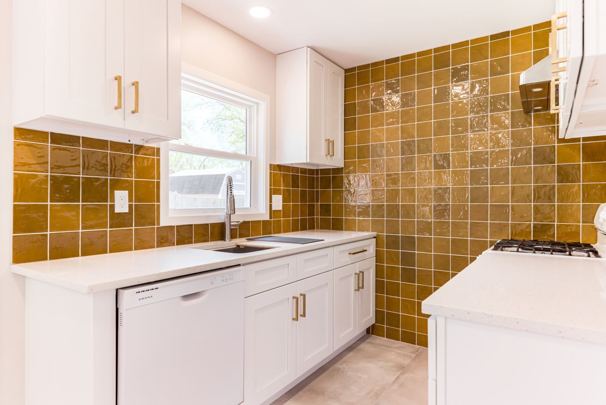 Building Photo - 2721 S 51st Terrace