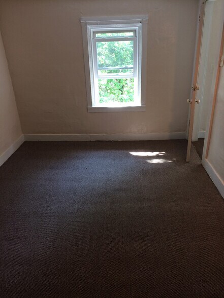 Bedroom 3 - 8 Mound St