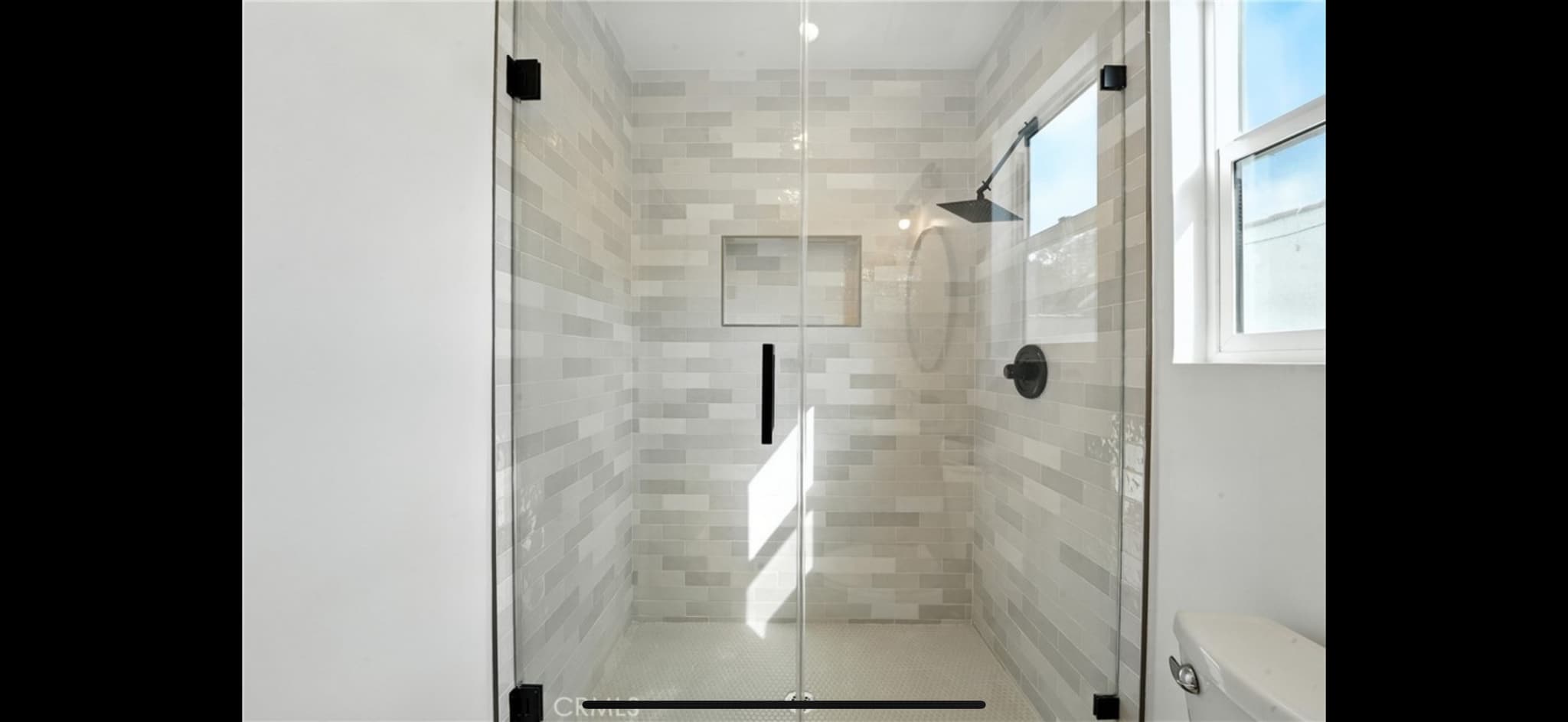 Building Photo - 3031 Vineyard Ave