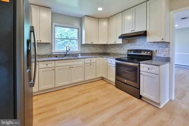 Building Photo - 13929 Green Mountain Dr