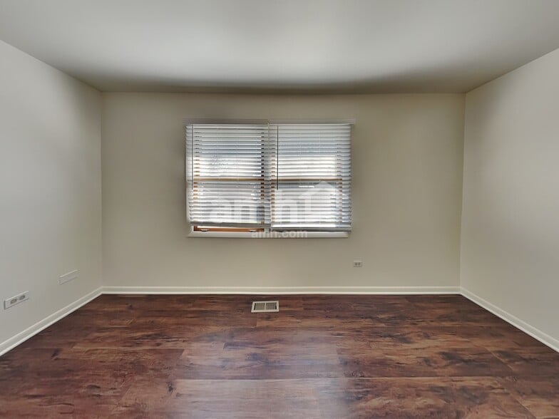 Building Photo - 2512 Labrecque Dr