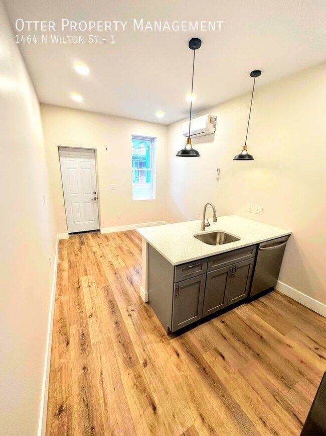 Building Photo - 1464 N Wilton St