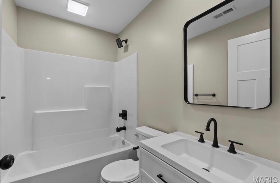 Building Photo - 231 Cedar Cir