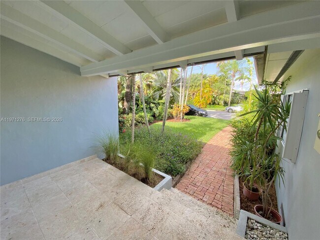 Building Photo - 8959 Dickens Ave