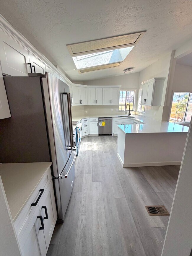 Building Photo - Home for Rent in West Seattle