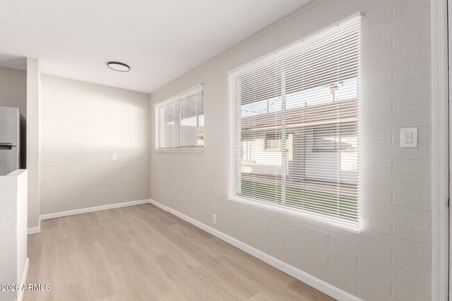 Building Photo - 405 S Priest Dr