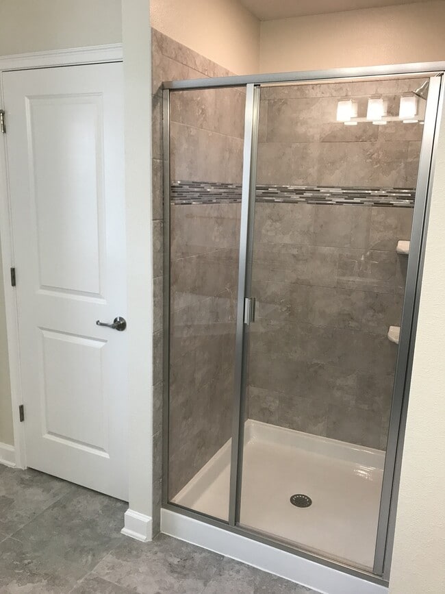 Building Photo - 5/3 Lake Nona/Moss park Home with FREE Lawncare, Internet, Cable and Phone