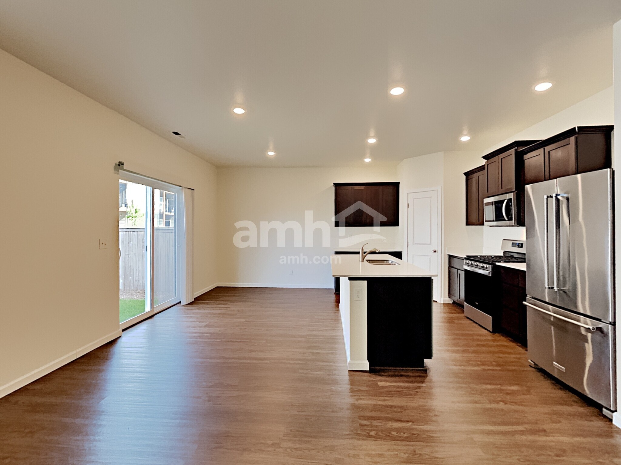 Building Photo - 2323 NW Matteo Dr