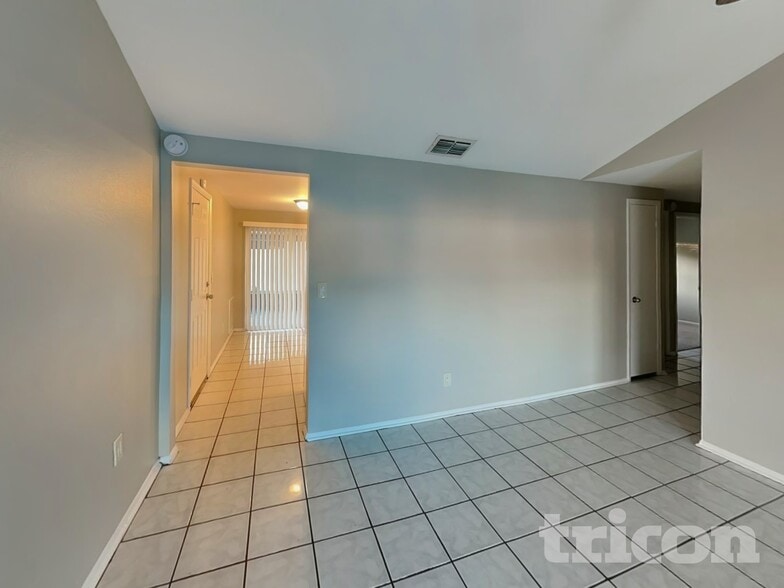 Building Photo - 8504 Willow Forest Ct