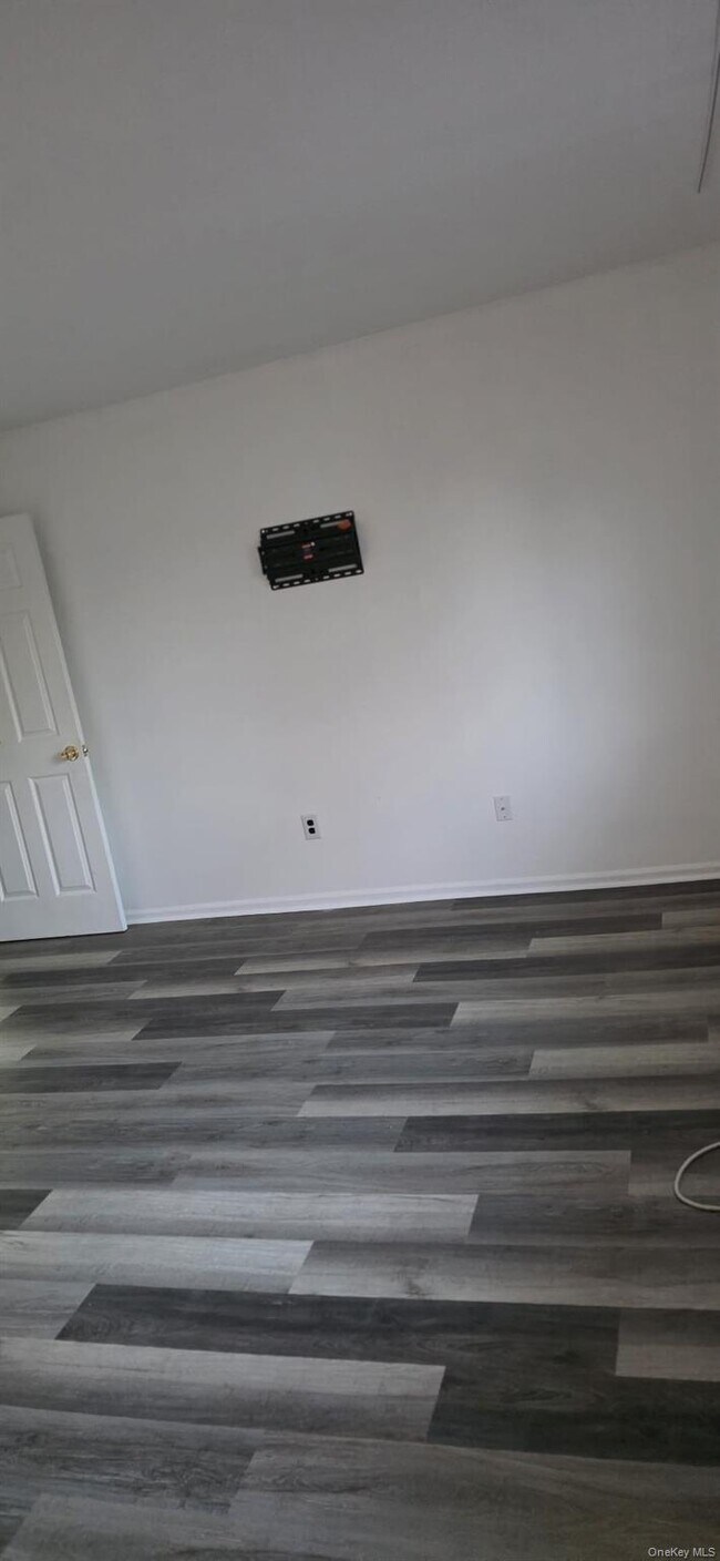 Building Photo - 29 Brittany Dr